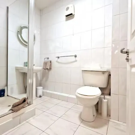 Cool Living, Sleeps 6 Apartment