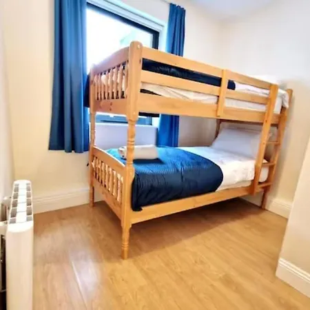 Cool Living, Sleeps 6 Apartment Galway