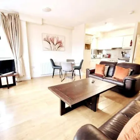 Cool Living, Sleeps 6